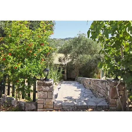 בית הארחה Adamantia Newly Built A4 גאיוס